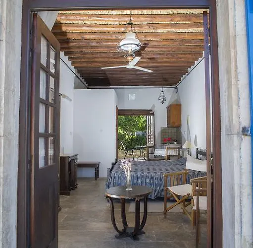 Sappho Manor House Dhrousha