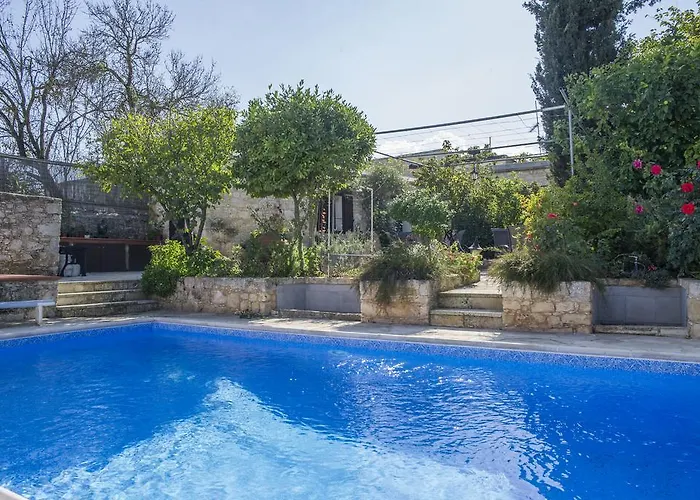 Sappho Manor House Lägenhet Dhrousha